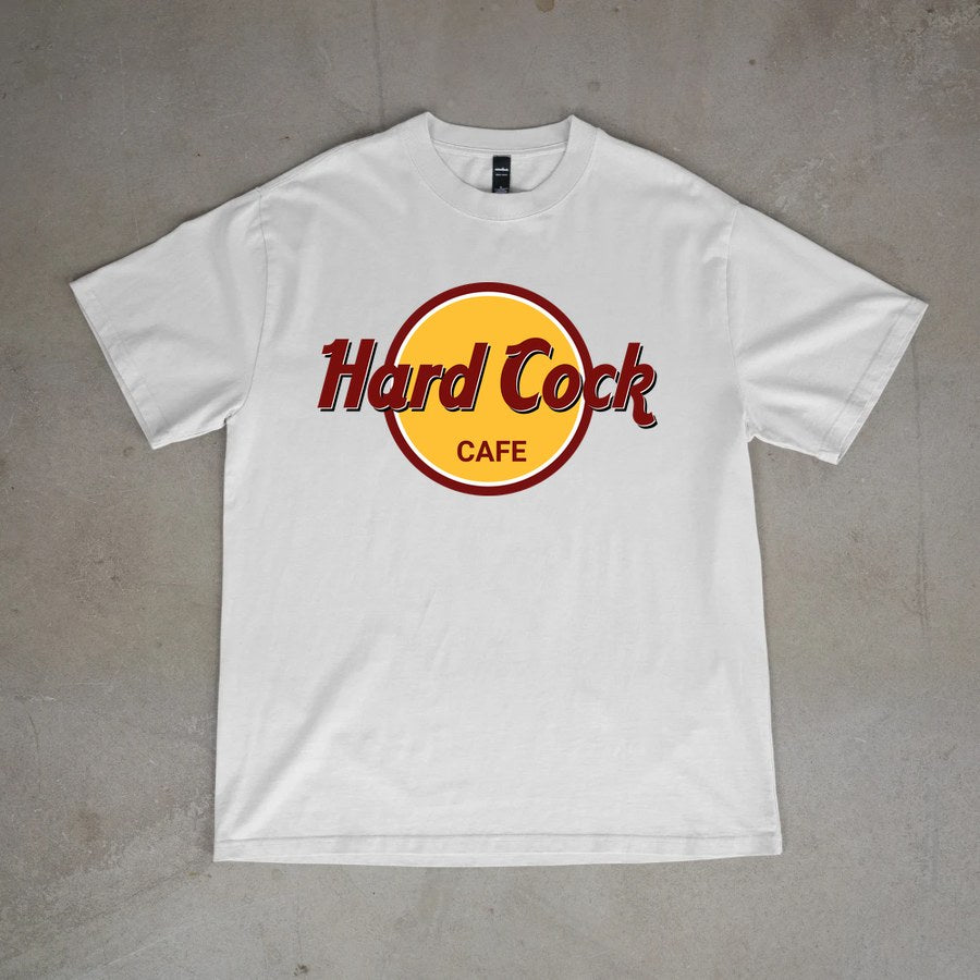 Hard Cock T-Shirt – Beton Flatlay · Vorne · Weiß