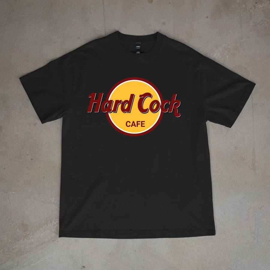Hard Cock T-Shirt – Beton Flatlay · Vorne · Schwarz